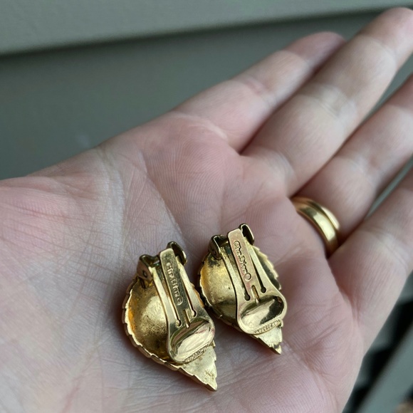 Vintage Christian Dior Clip-on Gold Leaf Earrings with Swarovski Crystal Accents - Picture 2 of 6